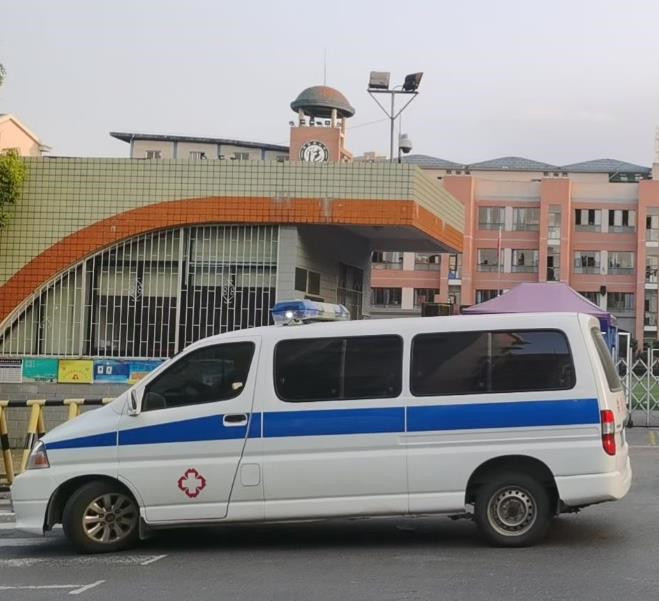 漳浦救护车出租护送骨折病人一公里多少钱